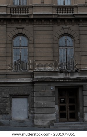 Entrence in an old builing