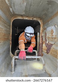 Entry Enclose space checking by deck crew.