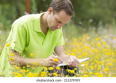 Enviromental Scientist Researching The Environment And Natural Diversity 