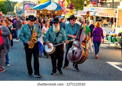 Ephrata, PA, USA - September 28, 2018: A Roving Band Of Street Musicians Entertained Visitors At The Annual Street Fair In Downtown Ephrata.