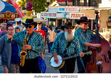 Ephrata, PA, USA - September 28, 2018: A Roving Band Of Street Musicians Entertained Visitors At The Annual Street Fair In Downtown Ephrata.