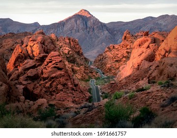 Epic road view in Valley of Fire State Park, Nevada 