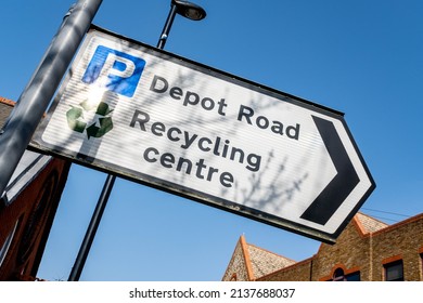 Epsom Surrey London UK, March 21 2022, Direction Road Sign To Public Car Park And Community Recycling Centre With No People