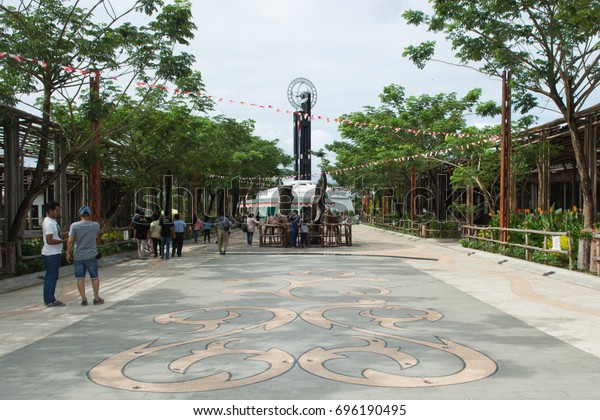 Equator Monument North Pontianak Indonesia August Stock Photo (Edit Now ...