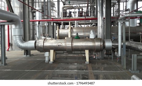 Equipment Of Ethanol Refinery Plant With Insulation Stainless Steel Clading, Industrial