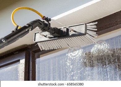 Equipment for washing and cleaning the window from the outside