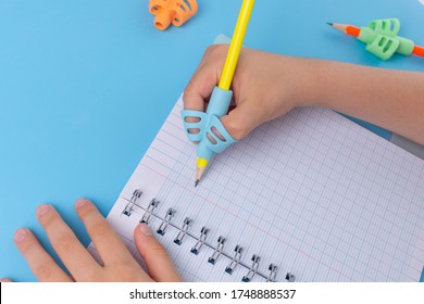 Ergonomic Training Pencil Holder, Preschooler Handwriting, Kids Learning How To Hold A Pencil, Finger Exercise