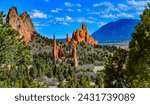 Eroded red-sandstone formations. Garden of the Gods, Colorado Springs, Colorado, USA