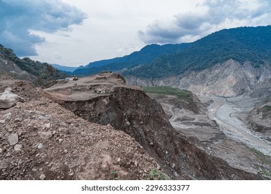 Erosion of the Coca River, Coca Codo Sinclair hydroelectric plant