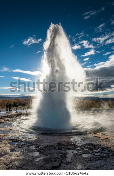 Eruption Des Strokkur Geysir Haukadalur Island Stock Photo Edit Now