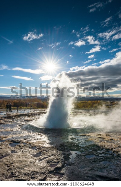 Eruption Des Strokkur Geysir Haukadalur Island Stock Photo Edit Now