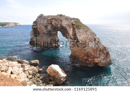 Es Pontàs arch in the coast of Mallorca that is famous as extreme climbing spot. Not many has manage to climb the arch.