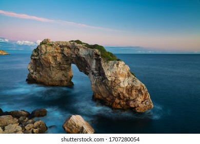 365,068 Natural arch Stock Photos, Images & Photography | Shutterstock