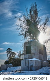 Estatua De José San Martín Nevada En Parque Del Oeste (Madrid)                             