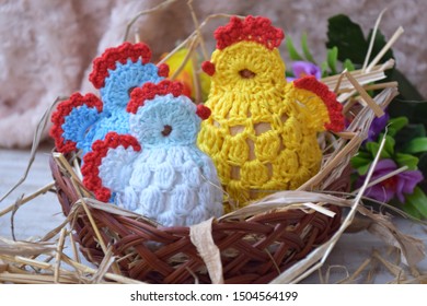 Ester Table Decor, Chickens In Basket