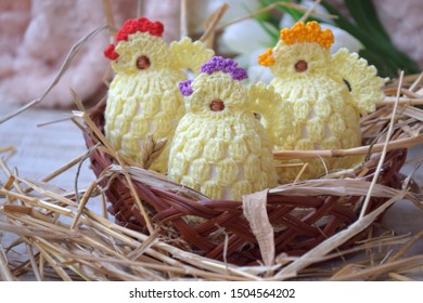 Ester Table Decor, Chickens In Basket