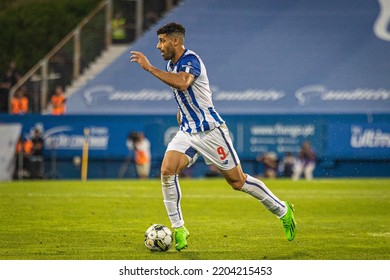 Estoril, Portugal - 09 17 2022: Liga BWIN Game Between Estoril Praia And F.C Porto; Mehdi Taremi Runs With The Ball