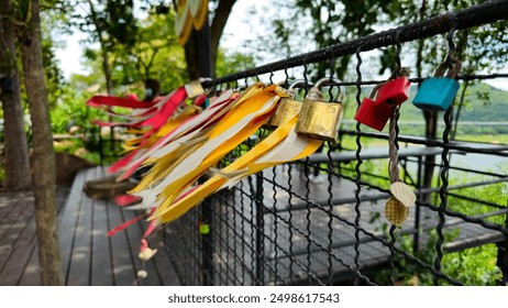 et of colored textile ribbons.