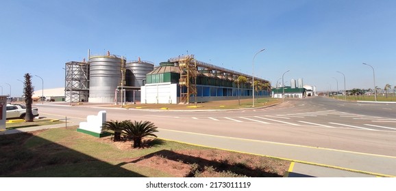 Ethanol Plant Producing Ethanol With Corn. All Months Of The Years, 24 Hours Per Day. Most Sustainability Power Plant Of This Country.