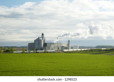 Ethanol Production Plant Utilizing Corn As A Feed Stock Located In The Middle Of Farm Land In The Dakotas.