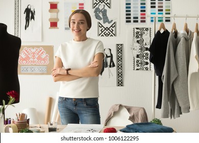 2,824,988 Young worker Images, Stock Photos & Vectors | Shutterstock