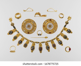 Etruscan Gold Set Of Jewelry