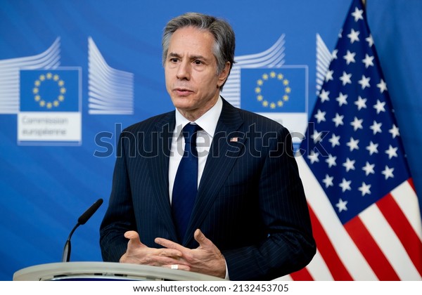 EU Commission President Ursula von der Leyen,\
right, and U.S. Secretary of State Antony Blinken make a statement\
to the media prior to a meeting at EU headquarters in Brussels,\
Friday, March 4, 2022.