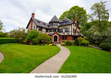 EUGENE, OR - MAY 13, 2015: Large Sorority In A Mansion On The University Of Oregon Campus In Eugene.