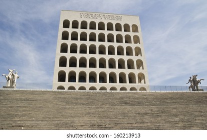 919 Palais de la civilisation italienne Images, Stock Photos & Vectors ...