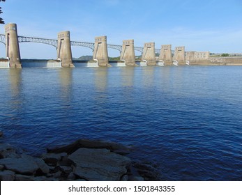 Eureka, OH/USA, 9/9/2019 Robert C. Byrd Lock and Dam, OH River and Riverbank
