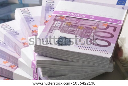 Euro banknotes and Many Euro banknotes