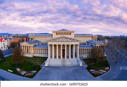 Europe Hungary Budapest Museum Of Fine Arts. Next To Heroes Square And City Park Of Budapest. Exhibitions. Culture. Empty. Covid-19