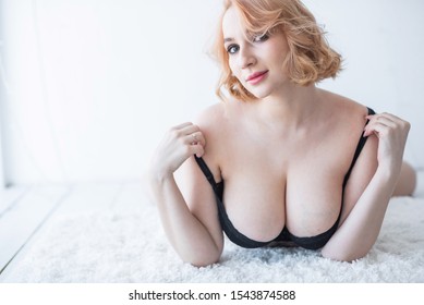 Big beautiful tits on this Euro girl