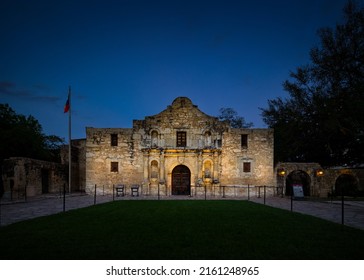 Evening At The Alamo, Originally Called Mission San Antonio De Valero, Now A National Historic Landmark In Downtown San Antonio, Texas.