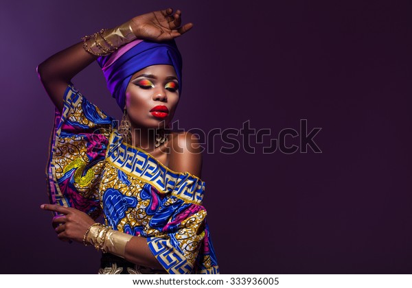 Photo De Stock De Robe De Soirée Femme Africaine Modifier