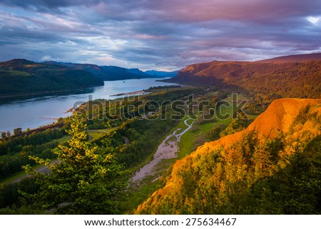 Evening view from the Vista House, Columbia River Gorge, Oregon.