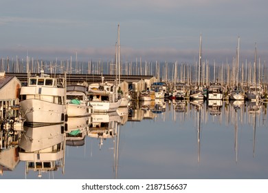 Everett, WA. USA 06-21-20022: Public Marina At Sunrise