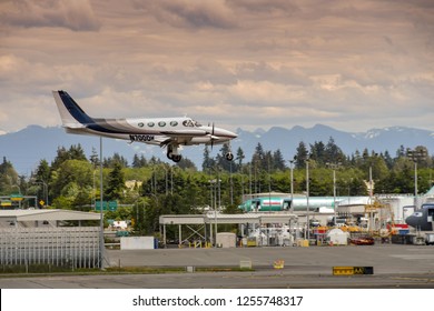 EVERETT, WAS, USA - JUNE 2018: Cessna 340 twin engined light aircraft landing at Everett.