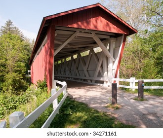 Everitt Road red covered bridge