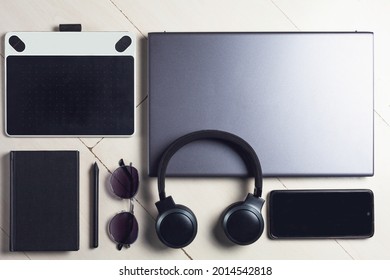 Everyday objects of modern life.