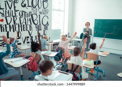 Everyone is clever. Almost all of the children sitting in class raising their hands to go to the blackboard.