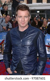 EWAN McGREGOR At The World Premiere Premiere Of His New Movie Robots. March 6, 2005; Los Angeles, CA.  2005 Paul Smith / Featureflash