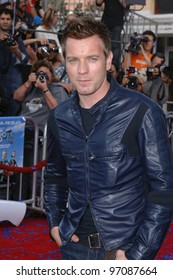 EWAN McGREGOR At The World Premiere Of His New Movie Robots. March 6, 2005; Los Angeles, CA.  2005 Paul Smith / Featureflash