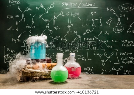Example of using dry ice in the chemistry lesson