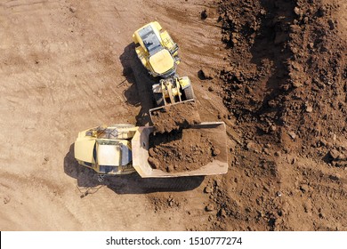 858 Articulated Dump Truck Images, Stock Photos & Vectors | Shutterstock