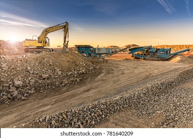 Excavator And Machine To Pulverize Stone In A Quarry