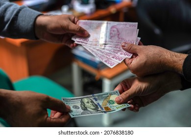 Exchanging Turkish Liras with United States Dollar 