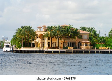 Exclusive waterfront homes in Florida