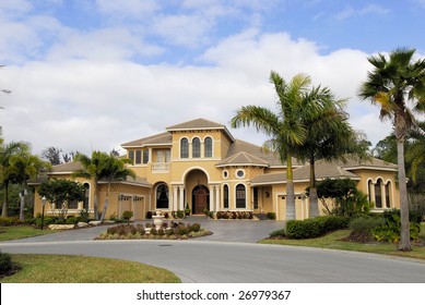 Executive Home In Country Club Located In Florida