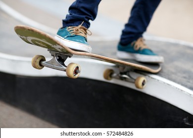 13,439 Skater feet Images, Stock Photos & Vectors | Shutterstock